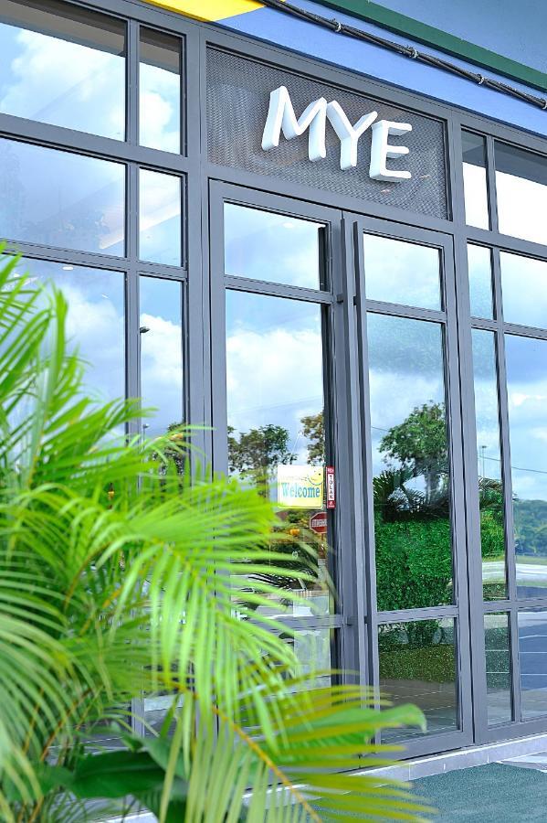 Mye Hotel Muar Exterior photo