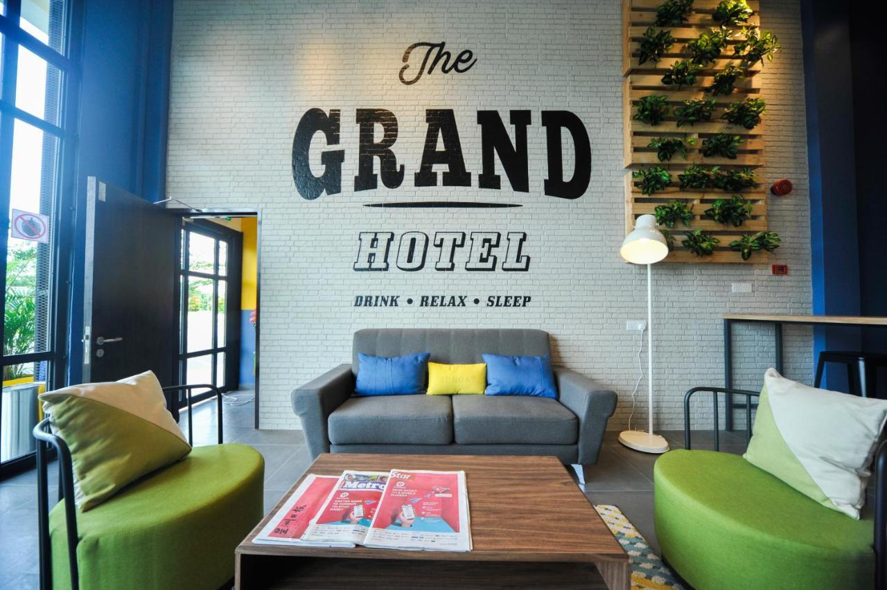 Mye Hotel Muar Exterior photo