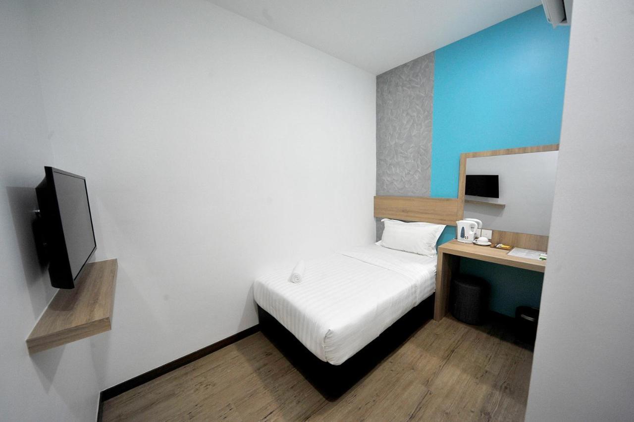 Mye Hotel Muar Exterior photo